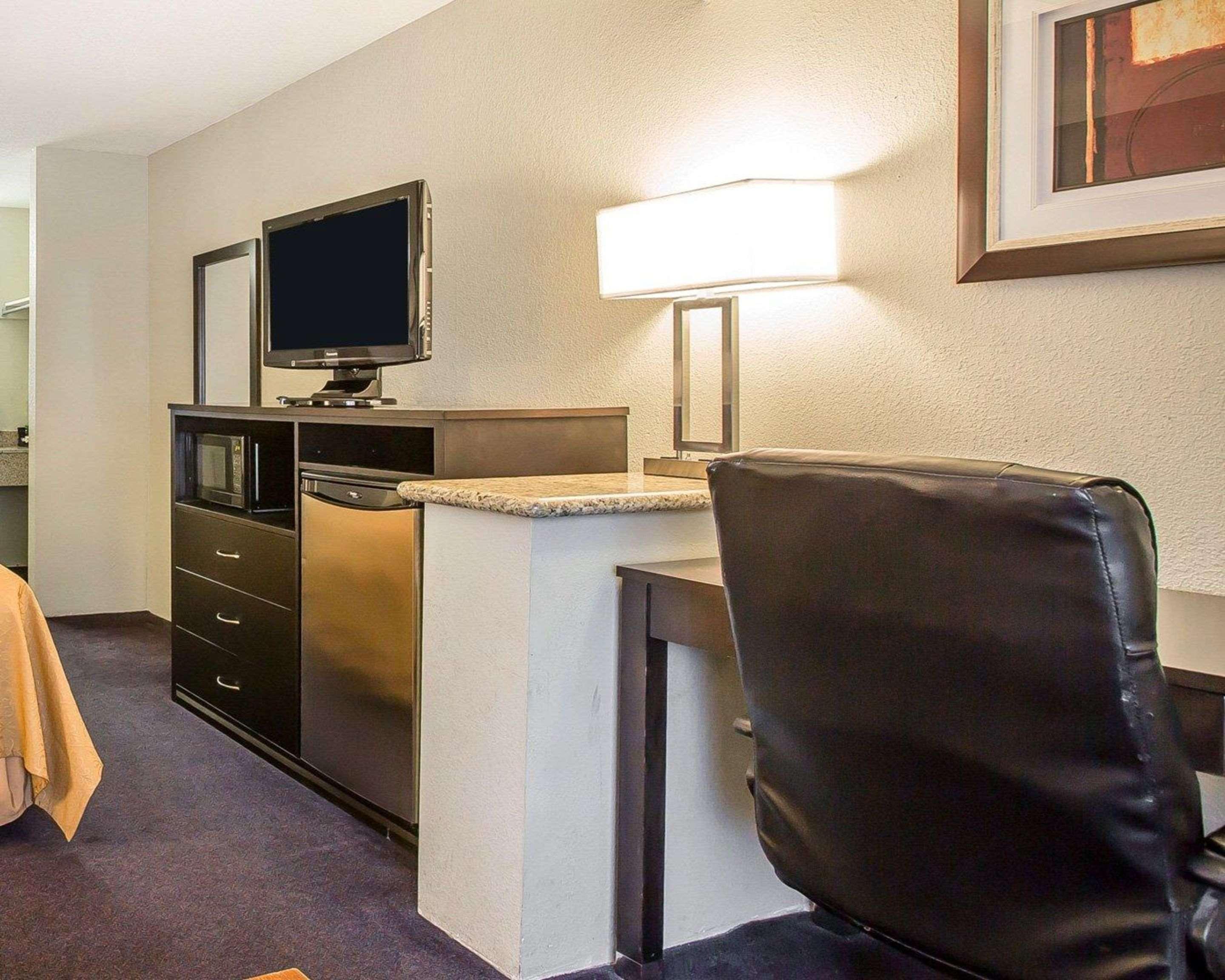 Quality Inn & Suites Woodland - Sacramento Airport Exterior foto