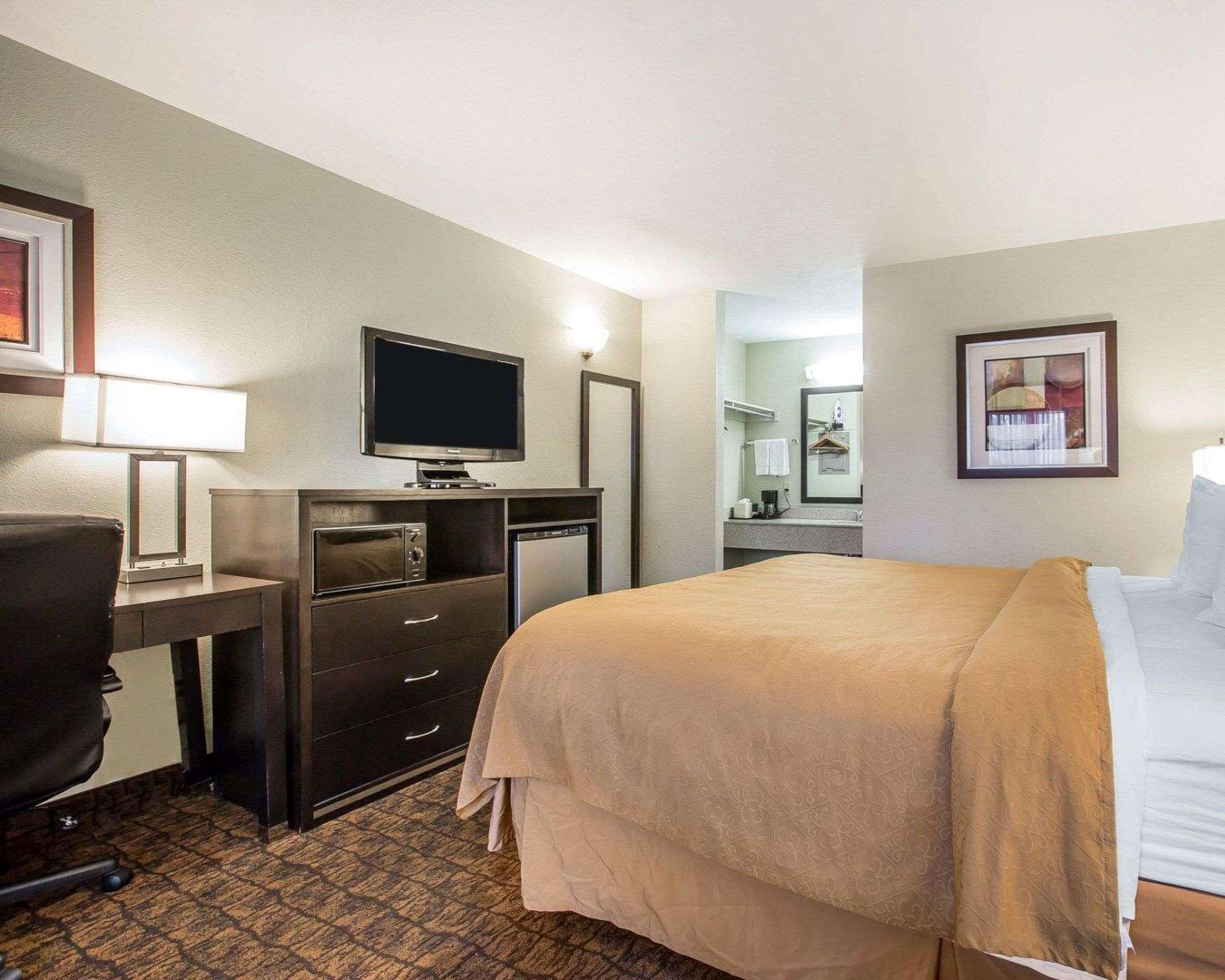 Quality Inn & Suites Woodland - Sacramento Airport Exterior foto