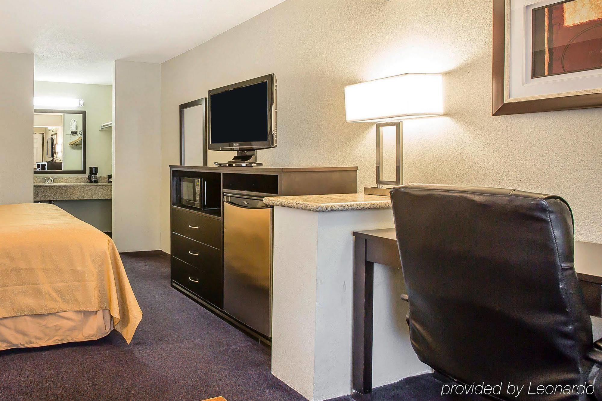 Quality Inn & Suites Woodland - Sacramento Airport Exterior foto