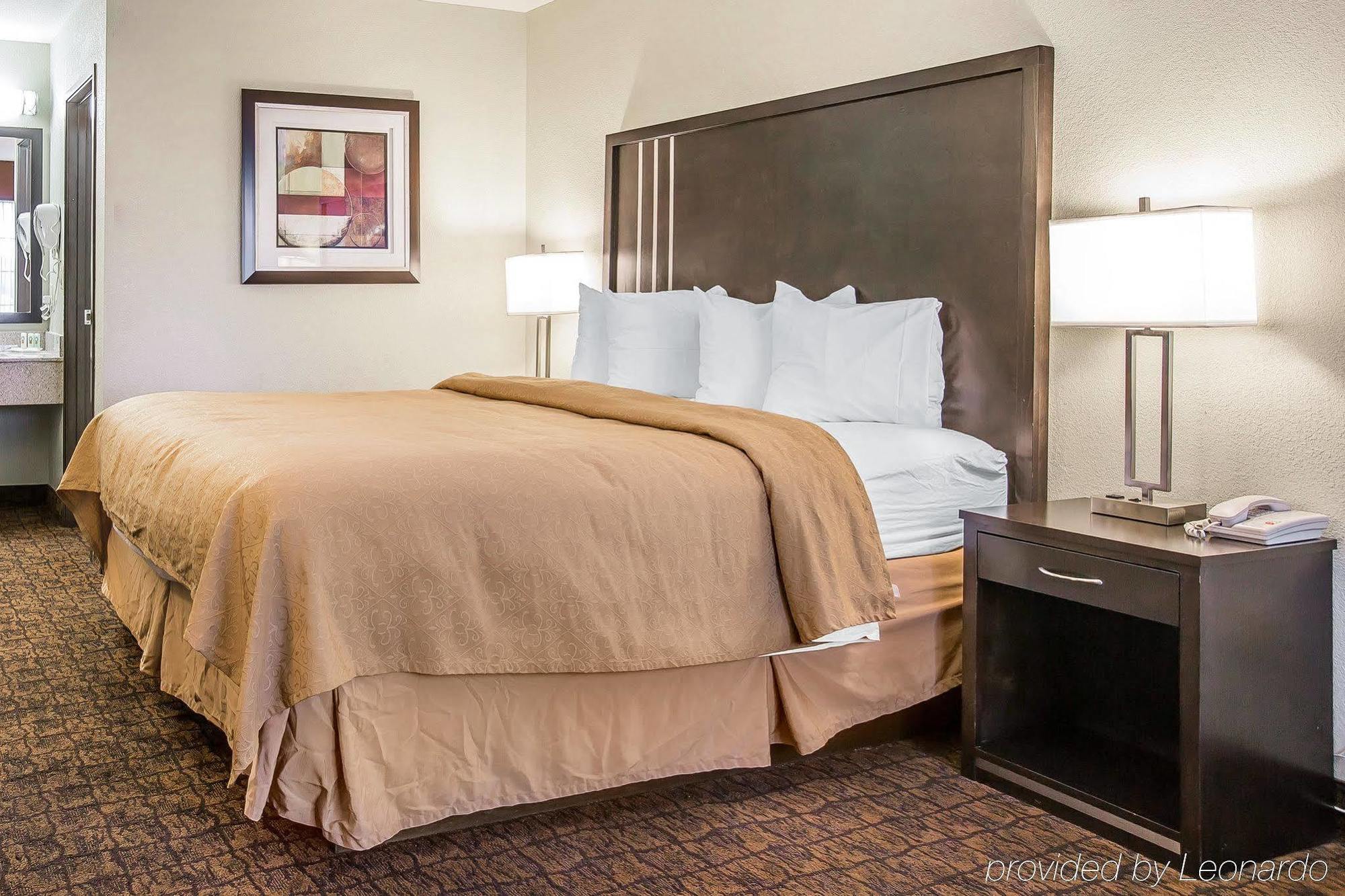 Quality Inn & Suites Woodland - Sacramento Airport Exterior foto
