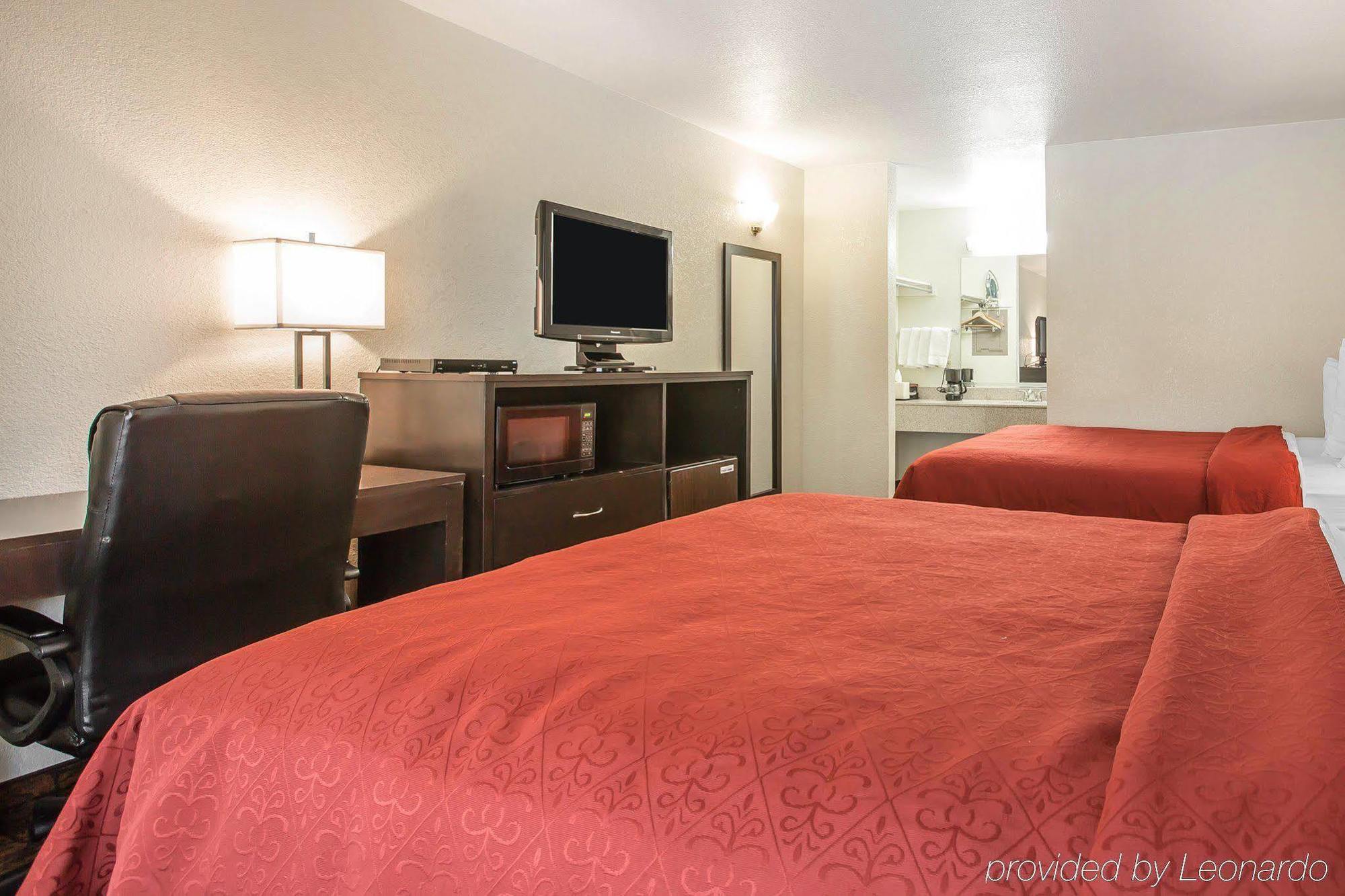 Quality Inn & Suites Woodland - Sacramento Airport Exterior foto